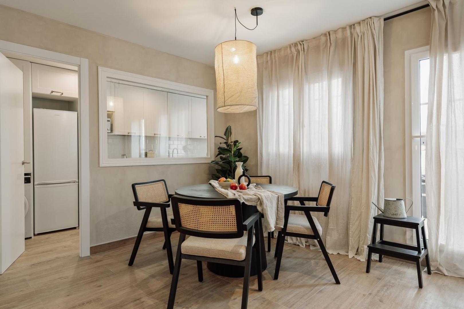 Balat - 2 Bedrooms And Terrace In Eixample Dreta *